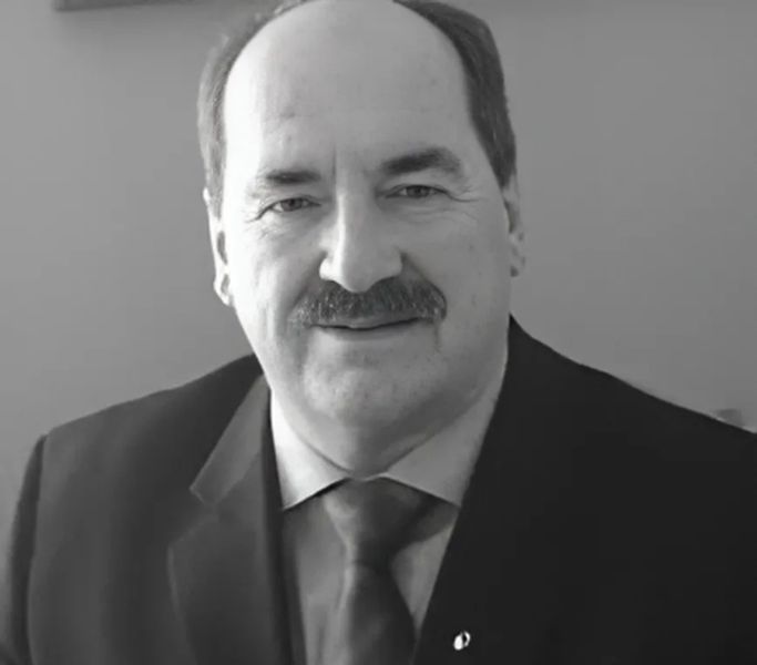 Portrait of Byron James, Executive Director of Atlantic Colleges Atlantique (ACA).